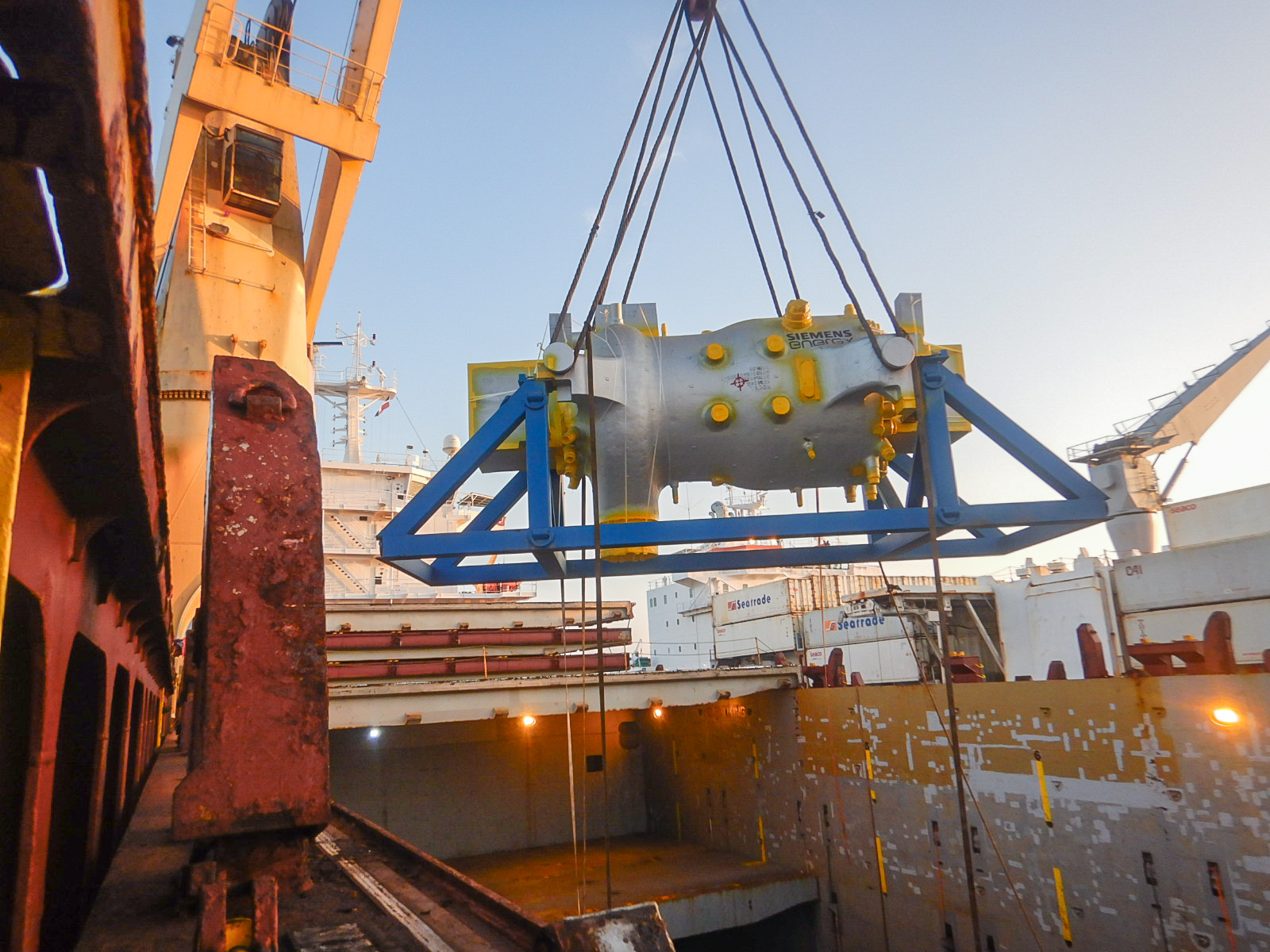 Steel roll crane operation